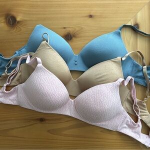 Victoria’s Secret Lightly Lined Wireless T-Shirt Bra Bundle